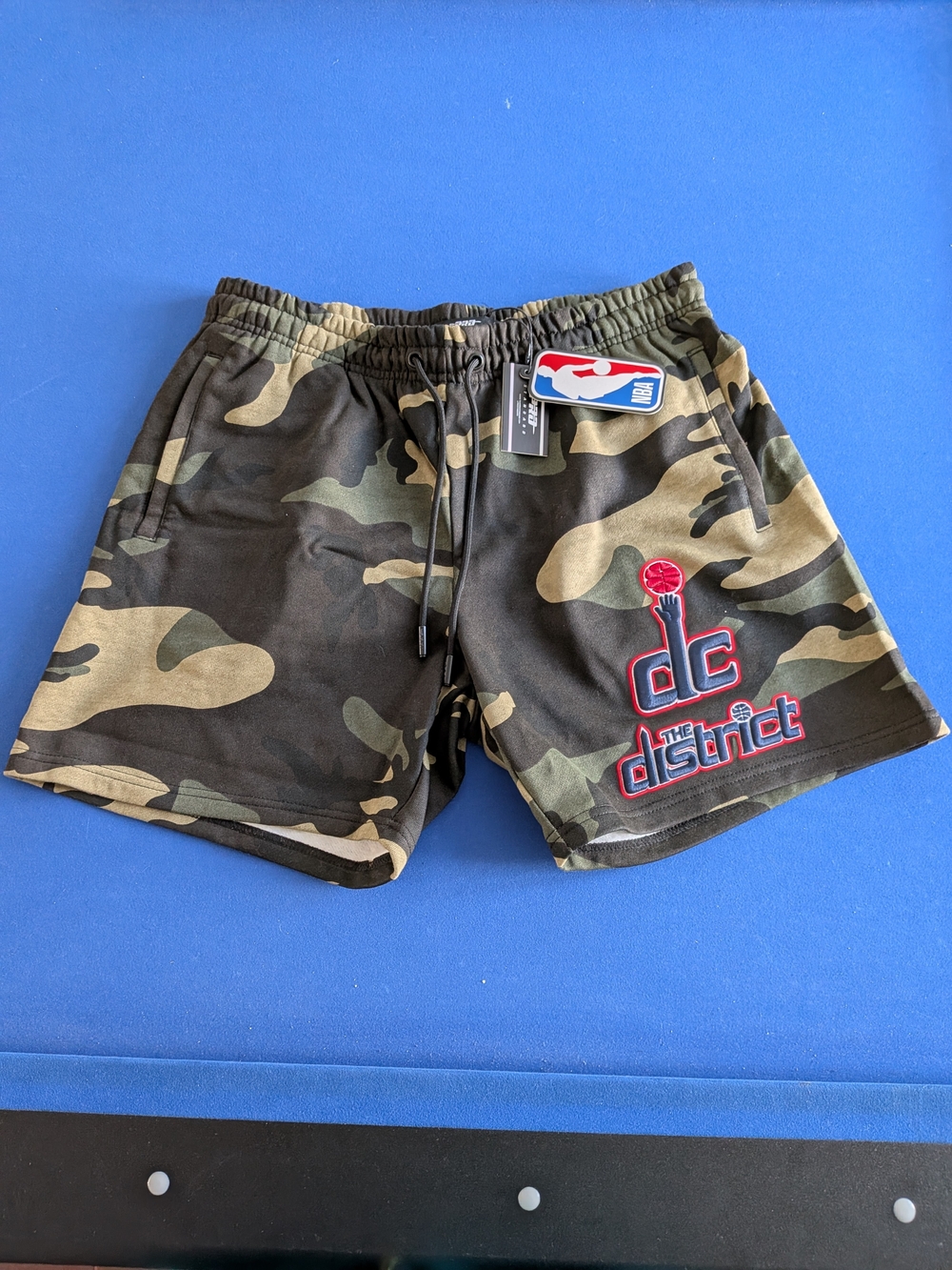 XL (Fits Like Large) Pro Standard Washington Wizards Sweat Shorts Camo Men's
